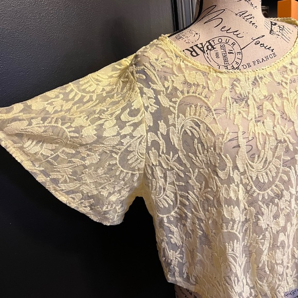 Code x Mode Lace Top - Picture 6 of 9